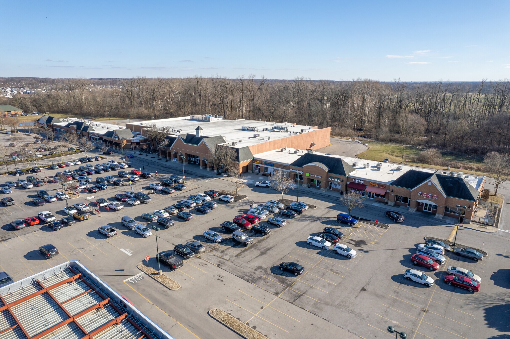 6811-6943 E Broad St, Columbus, OH for lease Primary Photo- Image 1 of 6