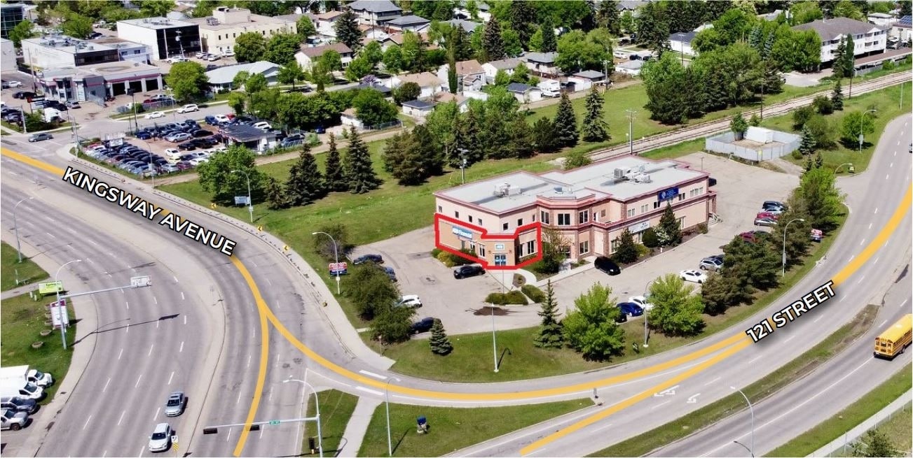 11812-11820 121 St NW, Edmonton, AB for sale Interior Photo- Image 1 of 11