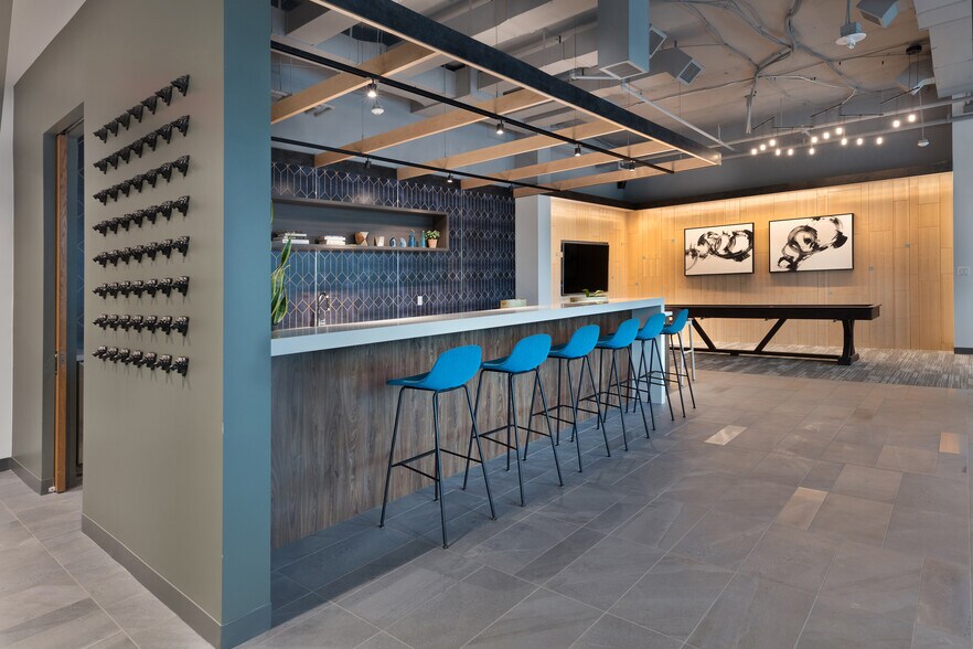 8401 Greensboro Dr, McLean, VA à louer - Photo intérieure - Image 2 de 13