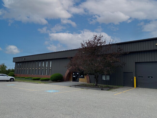 Plus de détails pour 36 Anthony Ave, Augusta, ME - Industriel à louer