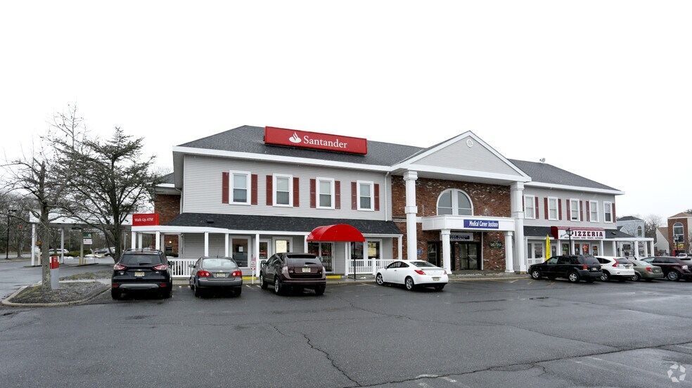 833 W Park Ave, Ocean, NJ à louer - Photo principale - Image 2 de 15