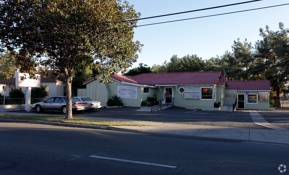 5430 Arlington Ave, Riverside, CA à vendre - Photo du bâtiment - Image 3 de 14