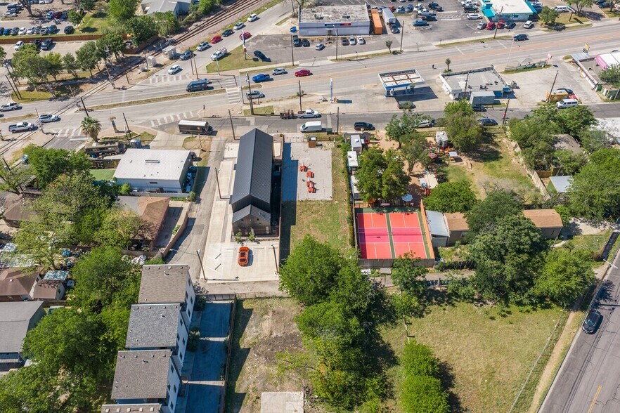 2314 Morelos St, Austin, TX for sale - Building Photo - Image 2 of 10