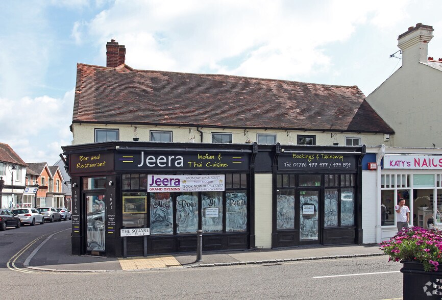1A The Sq, Bagshot à vendre - Photo du bâtiment - Image 2 de 2