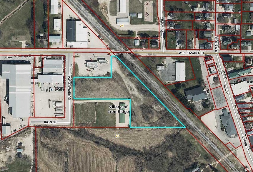 Burkwald Ave, Iron Ridge, WI à vendre - Photo du bâtiment - Image 2 de 2