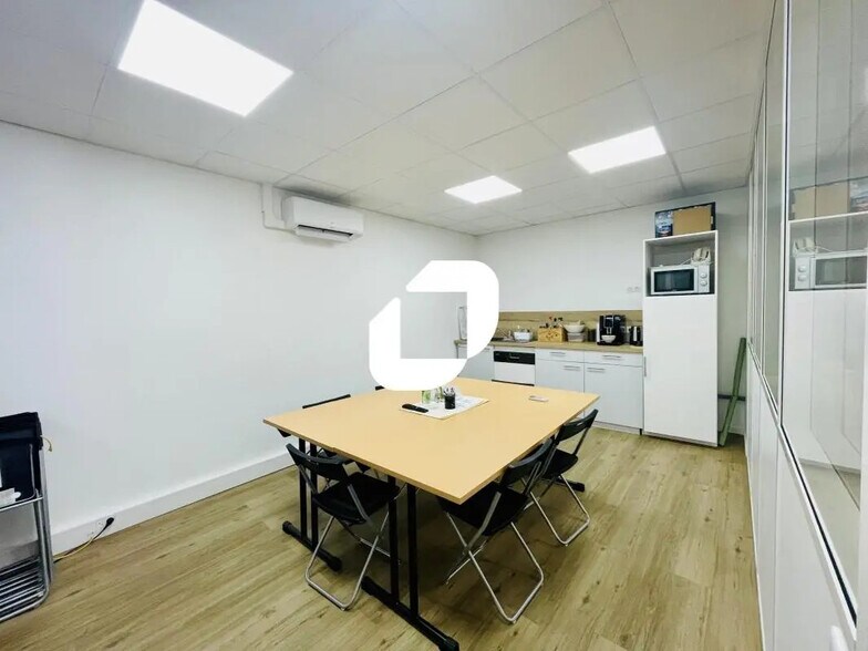 Bureau dans Givors à louer - Photo intérieure - Image 2 de 10