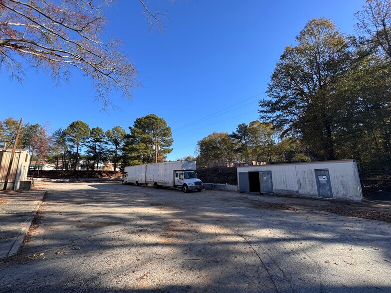 2230 Lithonia Industrial Blvd, Lithonia, GA à louer - Photo du bâtiment - Image 3 de 8