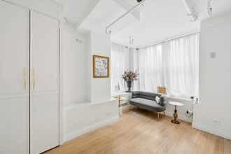 5 E 57th St, New York, NY for lease Interior Photo- Image 2 of 4