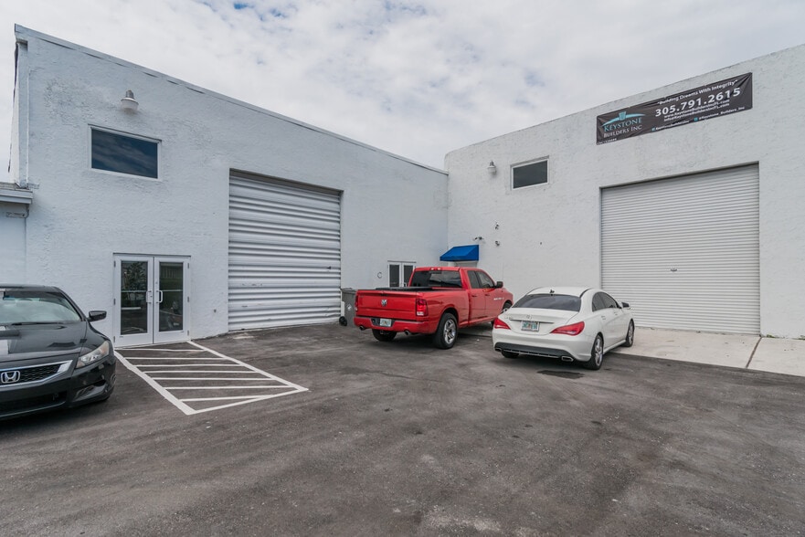 603 NE 13th St, Fort Lauderdale, FL for lease - Building Photo - Image 2 of 24