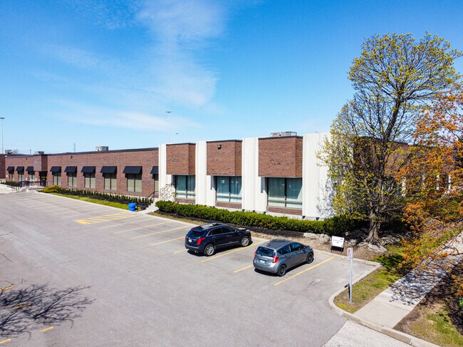 Plus de détails pour 5430 Timberlea Blvd, Mississauga, ON - Local d'activités à louer