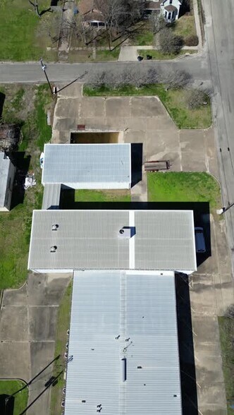 107 E Austin St, Port Lavaca, TX à vendre - Vidéo sur l’inscription commerciale - Image 2 de 38