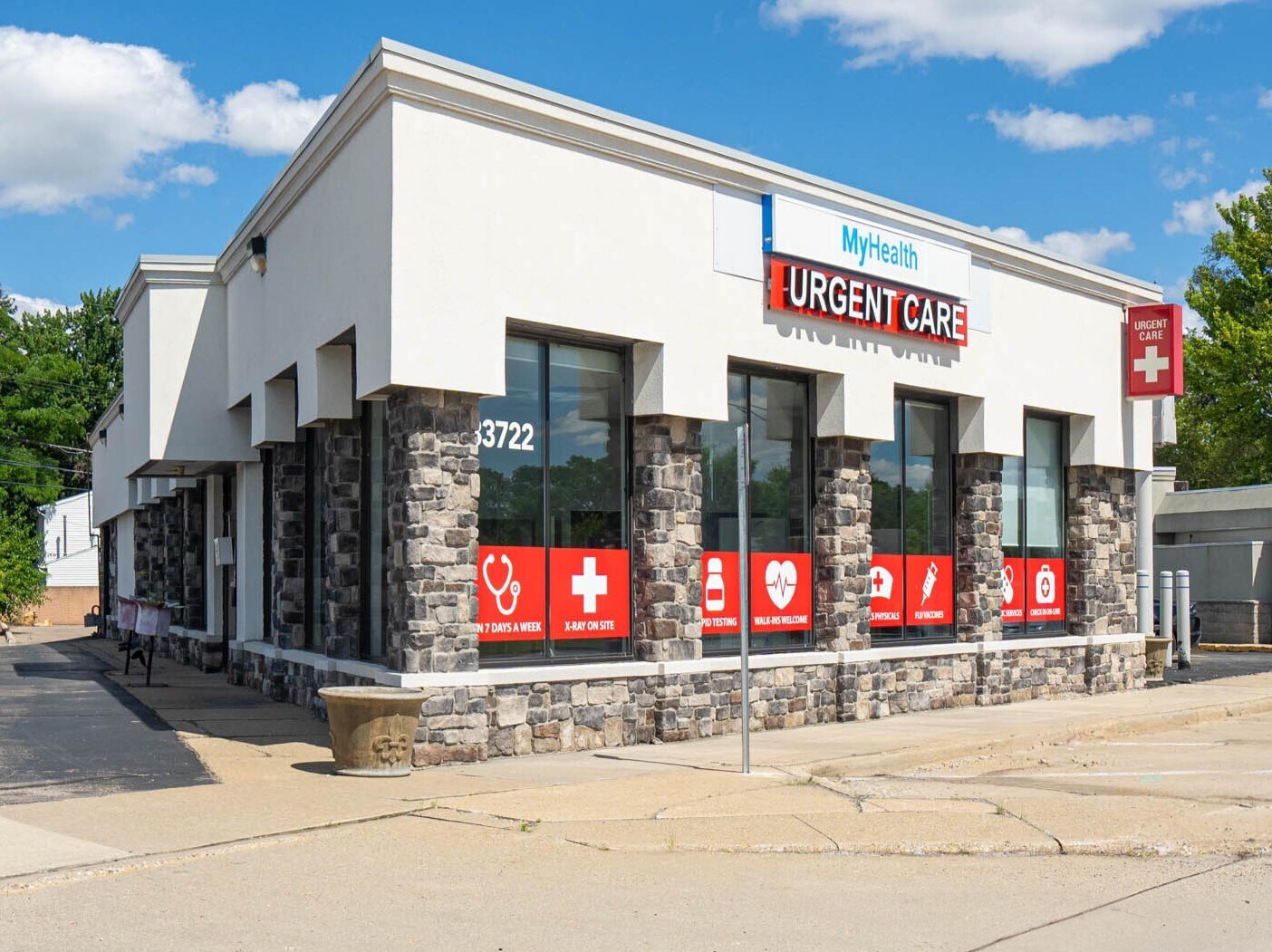 33722 Woodward Ave, Birmingham, MI à louer Photo du bâtiment- Image 1 de 6