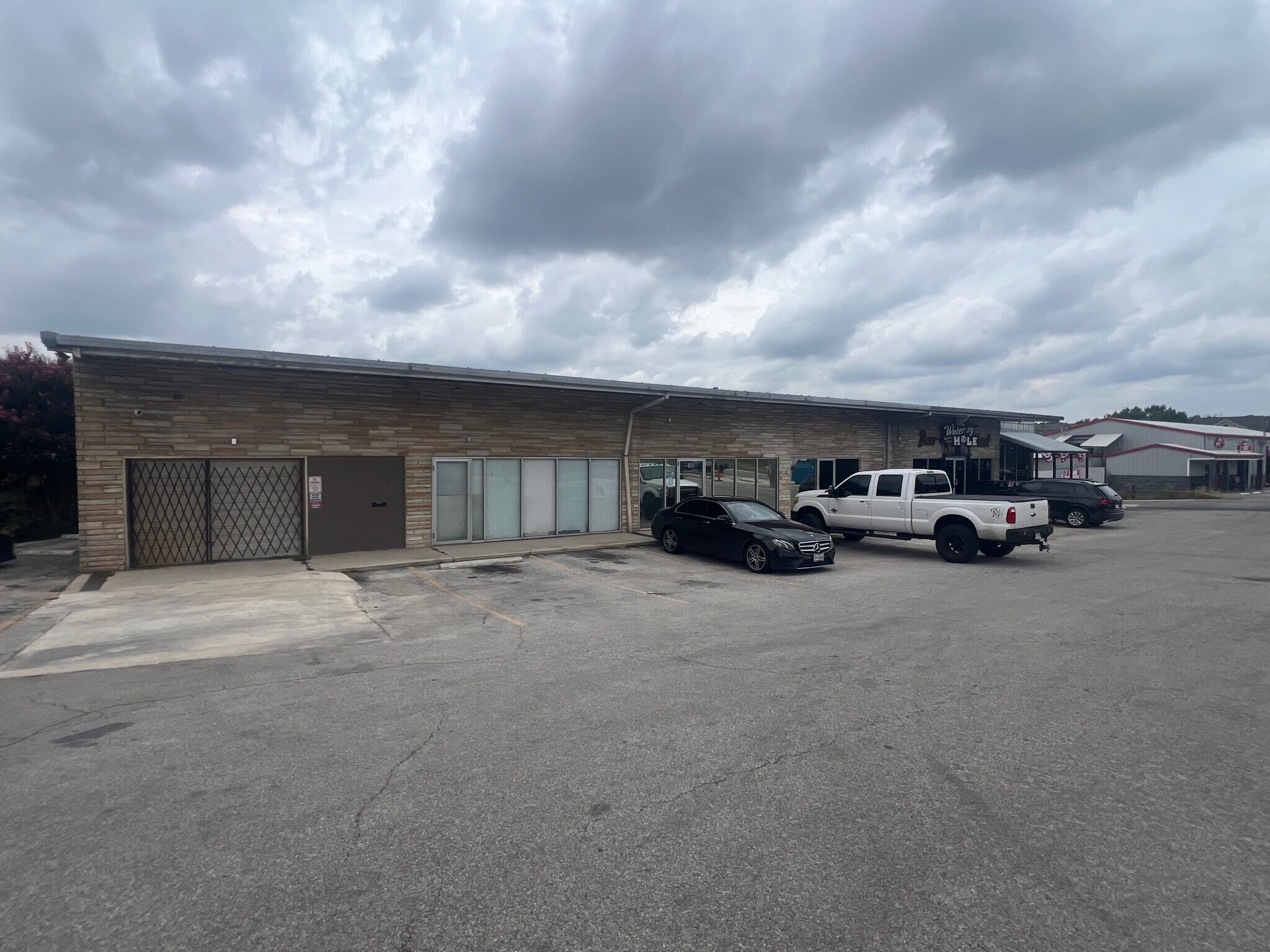 9809 Fredericksburg Rd, San Antonio, TX for lease Building Photo- Image 1 of 10