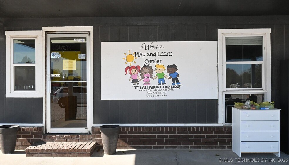 1104 Campbell Rd, Warner, OK à vendre - Photo du bâtiment - Image 2 de 24