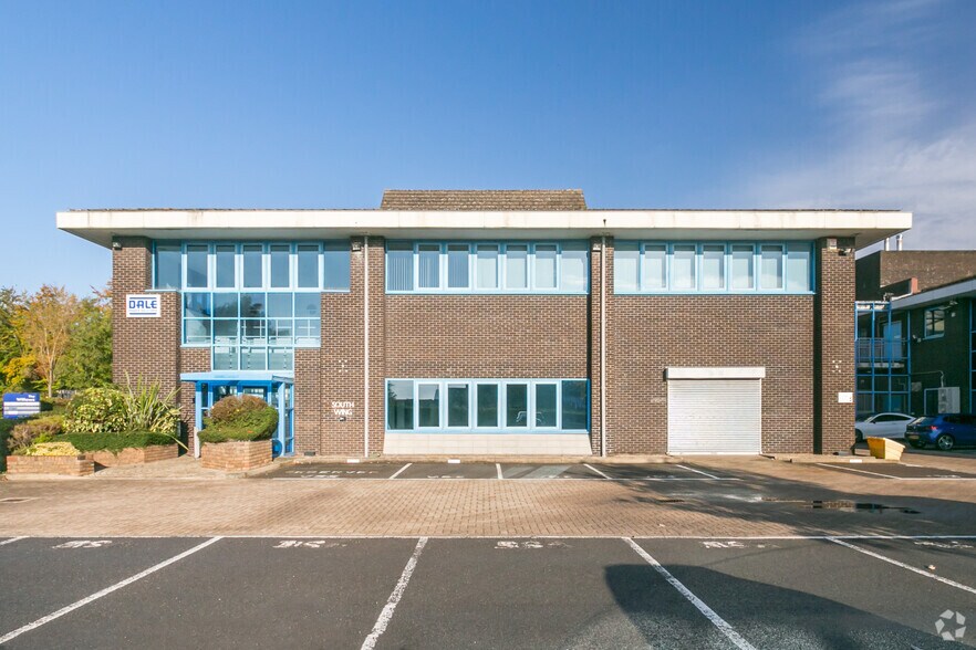 Mark Rd, Hemel Hempstead à louer - Photo du bâtiment - Image 2 de 3