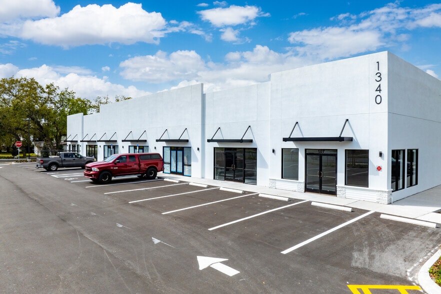 1340 S Narcoossee Rd, Saint Cloud, FL for lease - Building Photo - Image 1 of 10