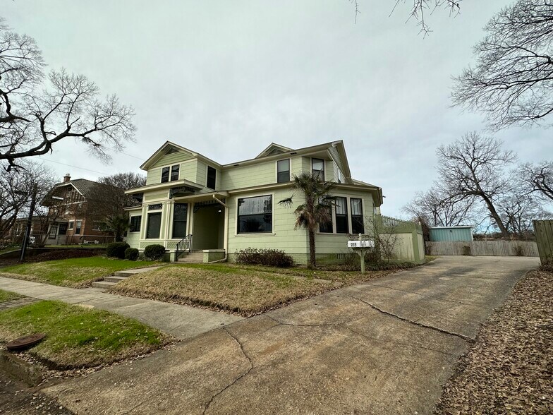 915 E 5th St, Texarkana, AR à vendre - Photo du bâtiment - Image 3 de 30