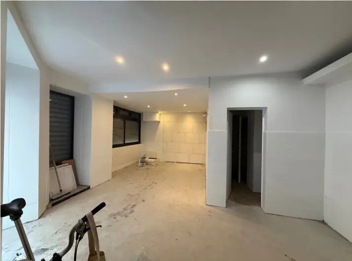 Bureau dans Paris à vendre - Photo du bâtiment - Image 2 de 8