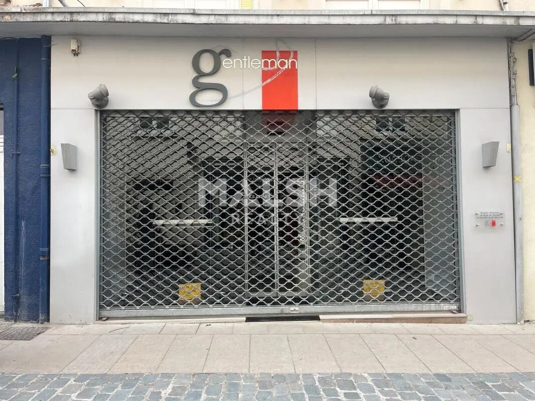 Rue Victor Hugo, Neuville-sur-Saône for lease Building Photo- Image 1 of 10