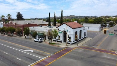 701-713 Main St, Ramona, CA à louer Photo du bâtiment- Image 1 de 11