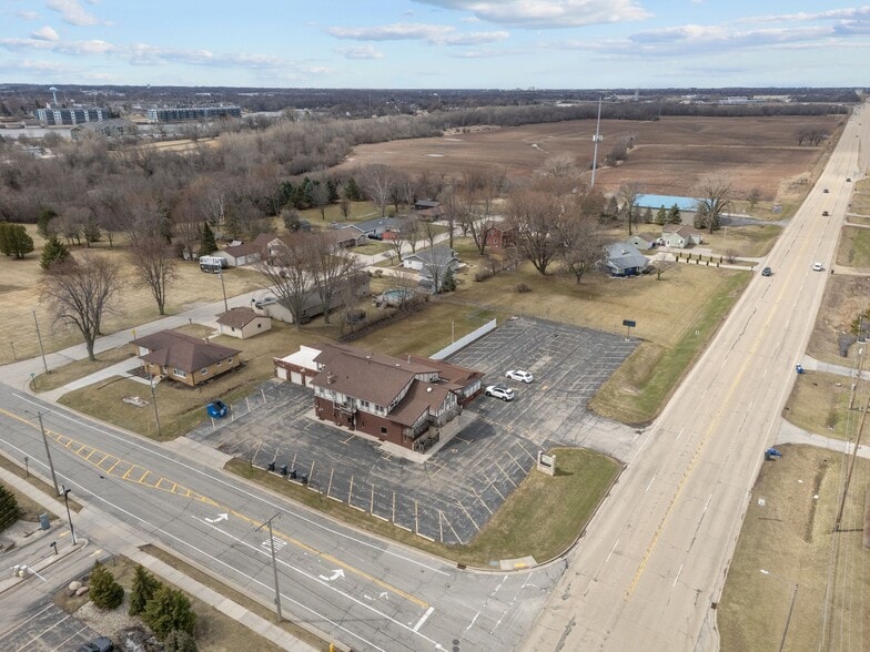 1101 W North Ave, Little Chute, WI à louer - Photo du bâtiment - Image 2 de 17