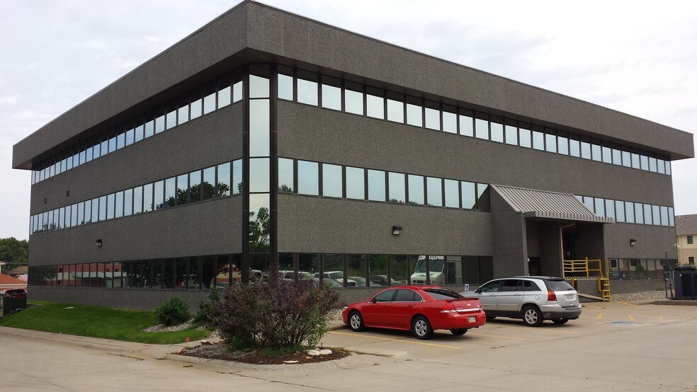 1408 Fort Crook Rd S, Bellevue, NE à louer - Photo du bâtiment - Image 3 de 10