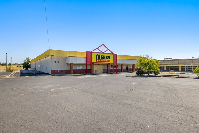 More details for 1045 Twin View Blvd, Redding, CA - Retail for Sale
