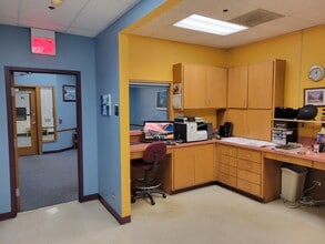4701 N Cumberland Ave, Norridge, IL for lease Interior Photo- Image 2 of 5