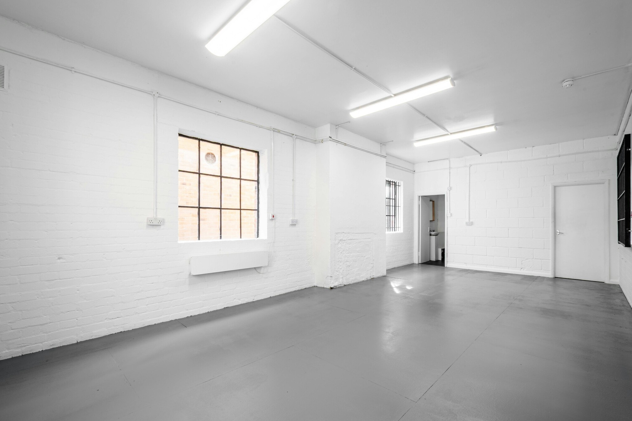 160-162 Brick Ln, London for lease Interior Photo- Image 1 of 7