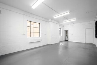 160-162 Brick Ln, London for lease Interior Photo- Image 1 of 7