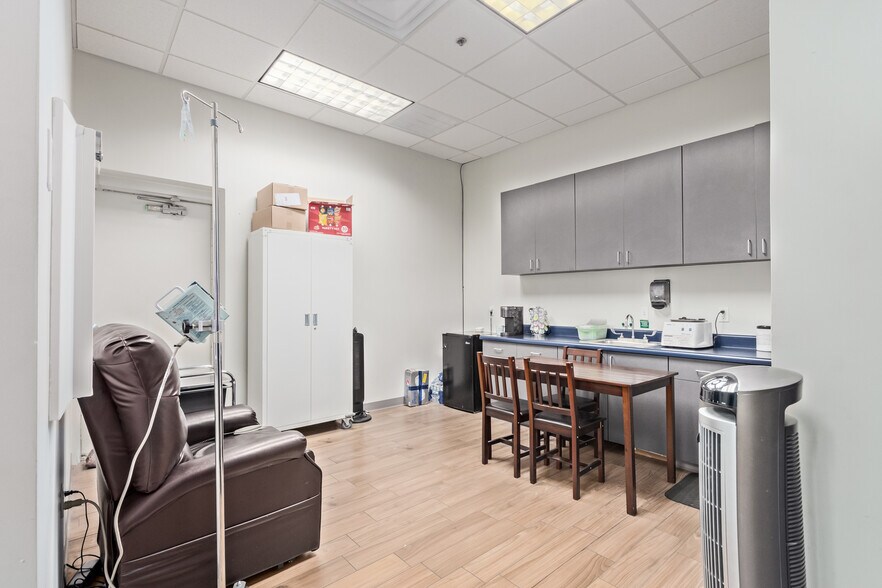 1452 N Higley Rd, Gilbert, AZ à vendre - Photo du bâtiment - Image 2 de 26