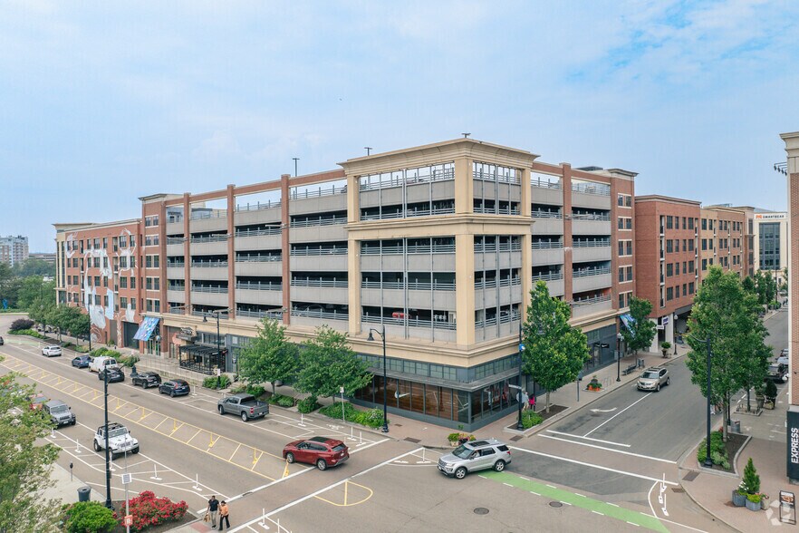 333 Great River Rd, Somerville, MA à louer - Photo du bâtiment - Image 2 de 9