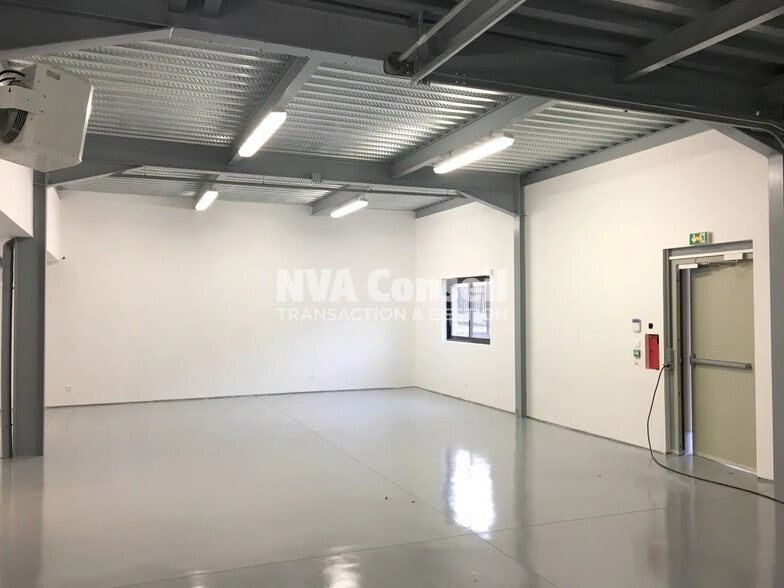 Local d'activités dans Franconville à vendre - Photo intérieure - Image 3 de 12