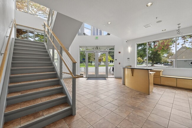 More details for 2725 Riverside Blvd, Sacramento, CA - Office for Sale