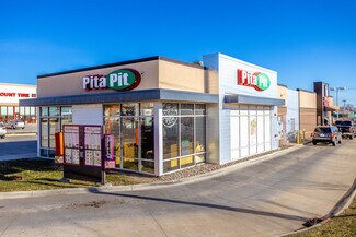 Plus de détails pour 4212 Merle Hay Rd, Des Moines, IA - Commerce de détail à louer