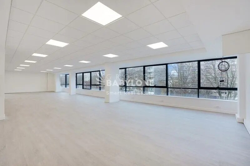 Office in Montrouge for lease Building Photo- Image 1 of 11