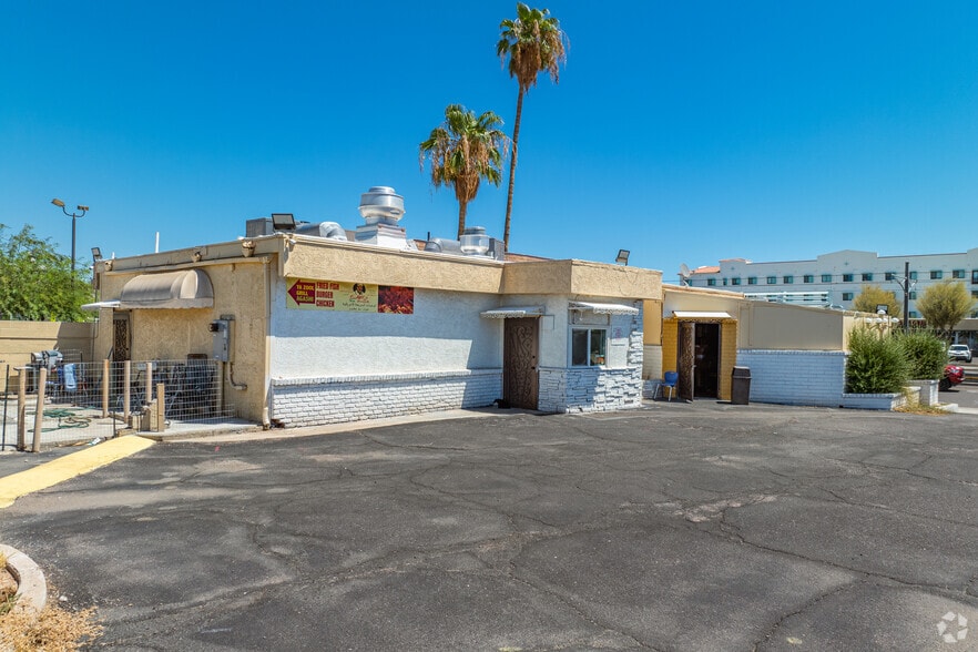7830 N 19th Ave, Phoenix, AZ à vendre - Photo du bâtiment - Image 3 de 23