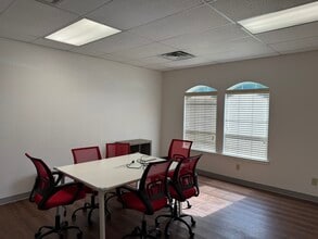 2012 Justin Rd, Highland Village, TX à louer Photo intérieure- Image 2 de 3