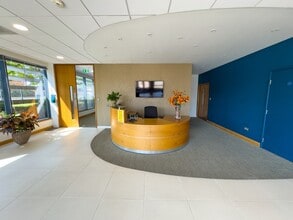 Oxford Rd, Gerrards Cross for lease Interior Photo- Image 1 of 7