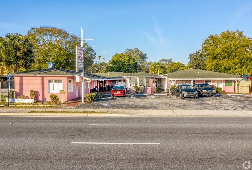 8210 4th St N, Saint Petersburg, FL for sale - Building Photo - Image 2 of 2