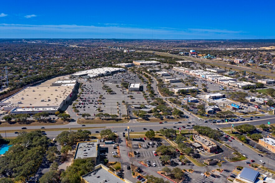 11311 Bandera Rd, San Antonio, TX à louer - Aérien - Image 2 de 17