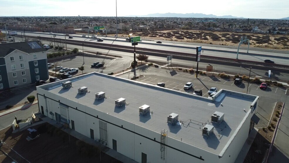 3624 Joe Battle Blvd, El Paso, TX à louer - Vidéo sur l’inscription commerciale - Image 2 de 7