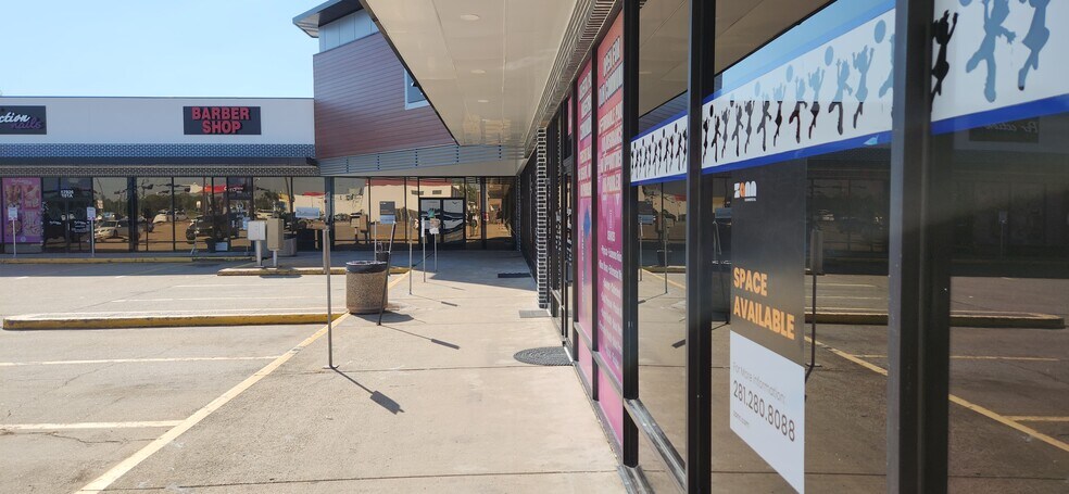 17926 SH 3, Webster, TX à louer - Photo du bâtiment - Image 3 de 5