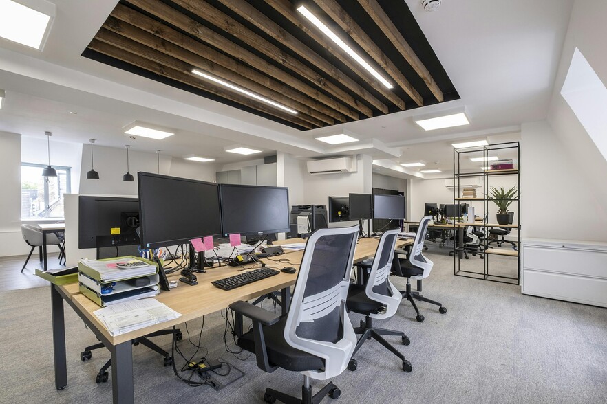 9-11 The Quadrant, Richmond for lease - Building Photo - Image 1 of 10