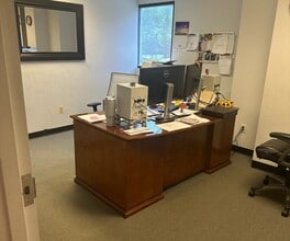 220 West Parkway, Pompton Plains, NJ for lease Interior Photo- Image 2 of 7