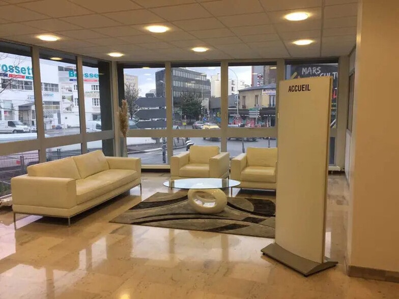 Bureau dans Bagnolet à louer - Hall d’entrée - Image 2 de 11