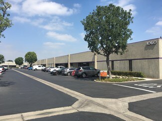 Plus de détails pour 1060 N Batavia St, Orange, CA - Industriel à louer
