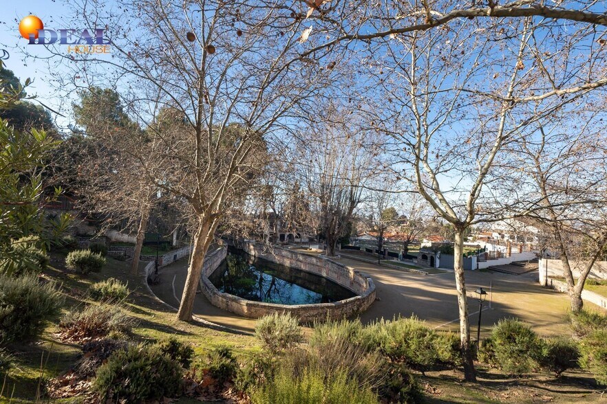 Avenida Príncipe Felipe, 2, Alfacar, Granada à vendre - Photo du bâtiment - Image 3 de 15