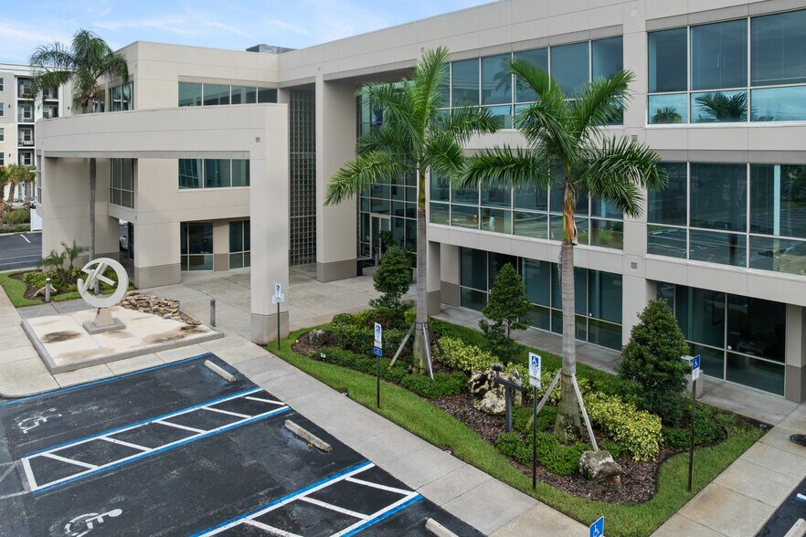 2963 Gulf To Bay Blvd, Clearwater, FL à louer - Photo du bâtiment - Image 3 de 15