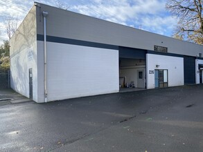 2312-2330 SE Clatsop St, Portland, OR for lease Building Photo- Image 2 of 8